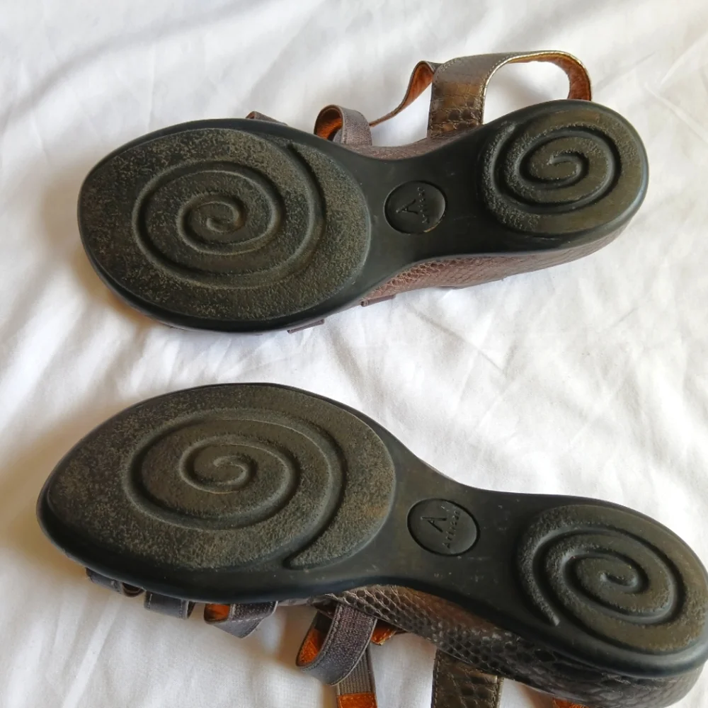 Assorted Women's Sandals Lot of 2: Dr Scholls & Clarks Artisan Size 6.5M
